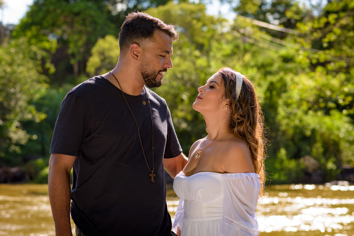 foto ensaio pré-casamento na Represa Ferro Ligas Cerquilho, ensaio em Cerquilho, ensaio na roça, ensaio no interior, fotografia ensaio pré-casamento na Represa Ferro Ligas Cerquilho, foto casamento em Cerquilho, foto casamento em Alphaville.
