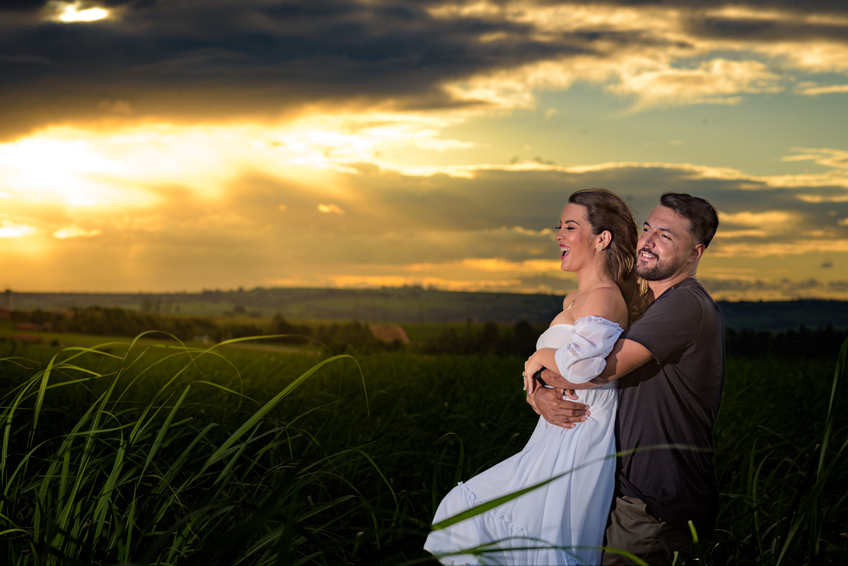 foto ensaio pré-casamento na Rua Por do Sol em Cerquilho, ensaio em Cerquilho,, fotografia ensaio pré-casamento na Rua Por do Sol em Cerquilho, foto casamento em Cerquilho, foto casamento em Alphaville.