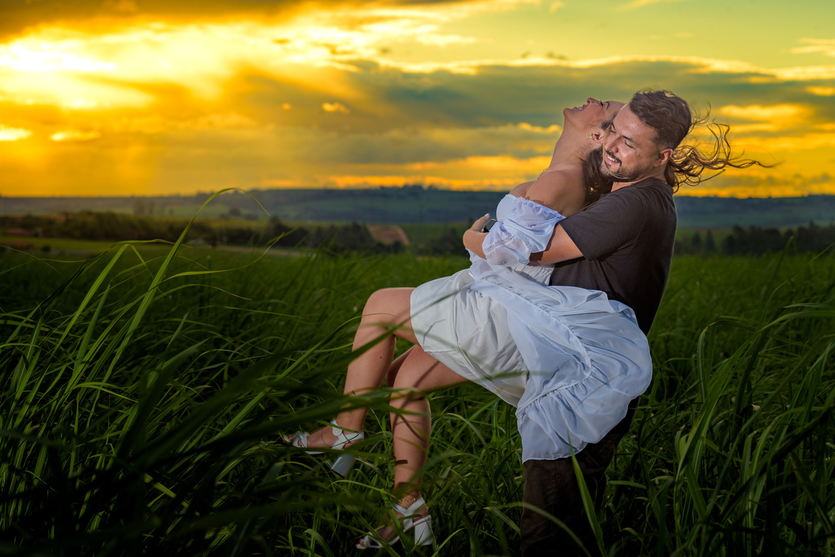 foto ensaio pré-casamento na Rua Por do Sol em Cerquilho, ensaio em Cerquilho,, fotografia ensaio pré-casamento na Rua Por do Sol em Cerquilho, foto casamento em Cerquilho, foto casamento em Alphaville.