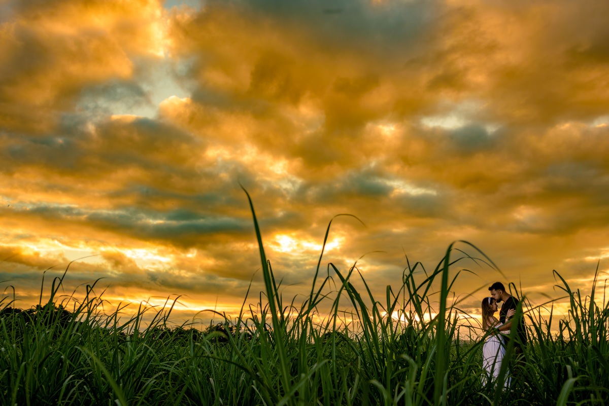 foto ensaio pré-casamento na Rua Por do Sol em Cerquilho, ensaio em Cerquilho,, fotografia ensaio pré-casamento na Rua Por do Sol em Cerquilho, foto casamento em Cerquilho, foto casamento em Alphaville.