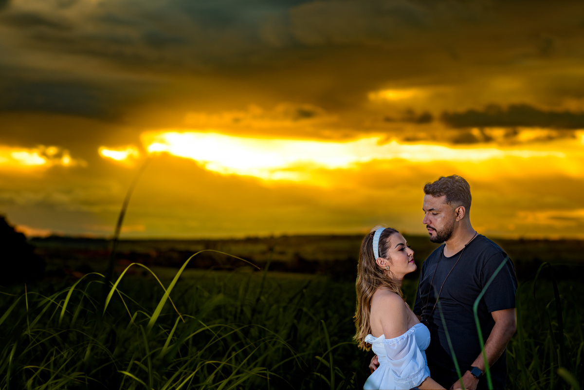 foto ensaio pré-casamento na Rua Por do Sol em Cerquilho, ensaio em Cerquilho,, fotografia ensaio pré-casamento na Rua Por do Sol em Cerquilho, foto casamento em Cerquilho, foto casamento em Alphaville.