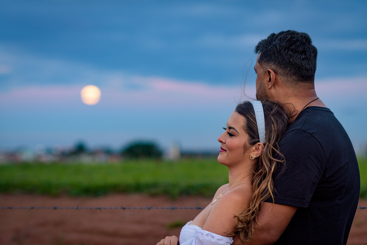 foto ensaio pré-casamento na Rua Por do Sol em Cerquilho, ensaio em Cerquilho,, fotografia ensaio pré-casamento na Rua Por do Sol em Cerquilho, foto casamento em Cerquilho, foto casamento em Alphaville.