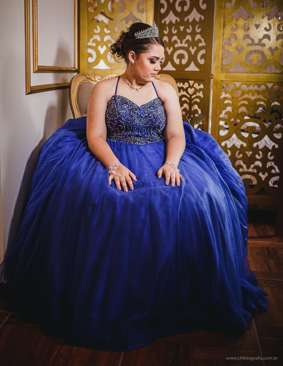 Vestido de debutante, ensaio de debutante, ensaio de 15 anos, ensaio de debutante no studio ch fotografia, vestido azul de 15 anos, ensaio com fumaça de debutante