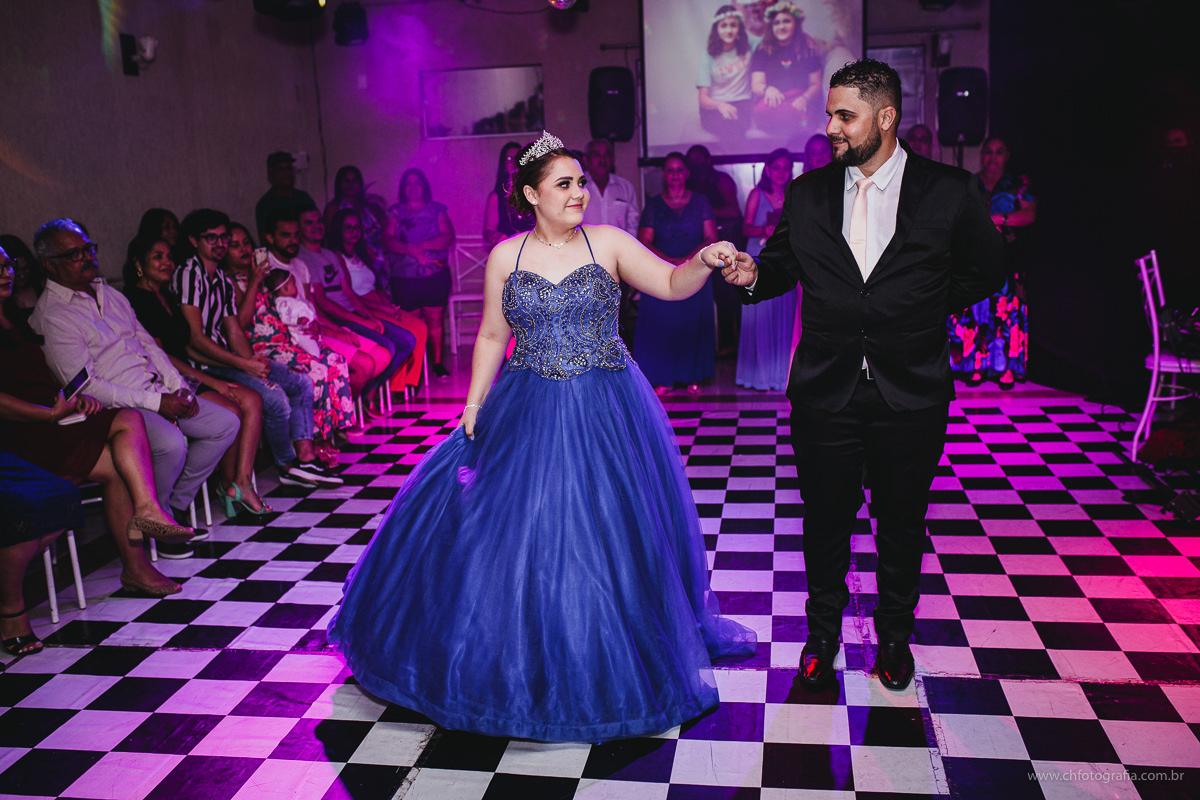 Royal Festas Eventos, 15 anos no Royal Festas Eventos, festa de debutante no Royal Festas Eventos, foto de decoraçao, dança da debutante, valsa de 15 anos com o pai,