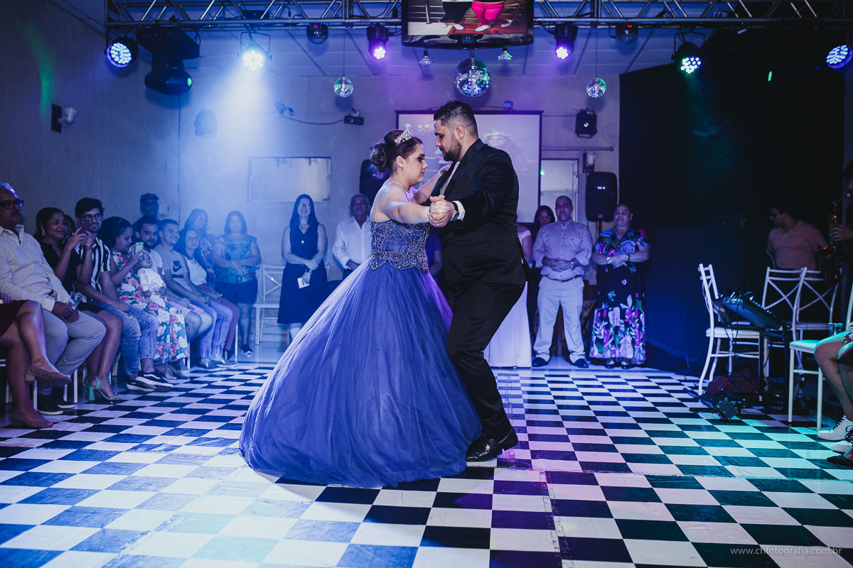 Royal Festas Eventos, 15 anos no Royal Festas Eventos, festa de debutante no Royal Festas Eventos, foto de decoraçao, dança da debutante, valsa de 15 anos com o pai,