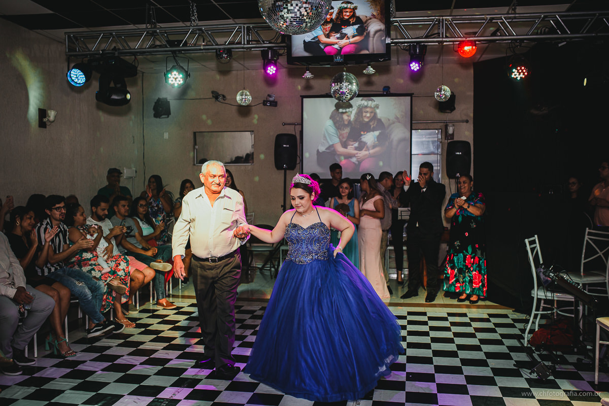 Royal Festas Eventos, 15 anos no Royal Festas Eventos, festa de debutante no Royal Festas Eventos, foto de decoraçao, dança da debutante, valsa de 15 anos com o avo
