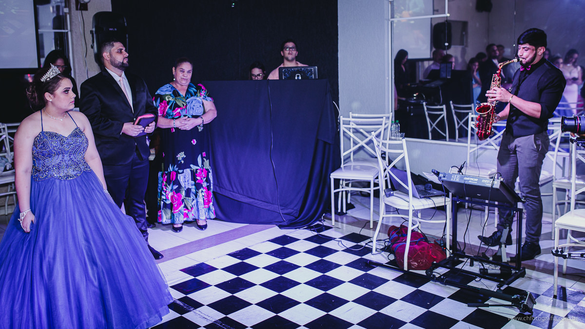 Royal Festas Eventos, 15 anos no Royal Festas Eventos, festa de debutante no Royal Festas Eventos, foto de decoraçao, homenagem dos pais para a debutante, 