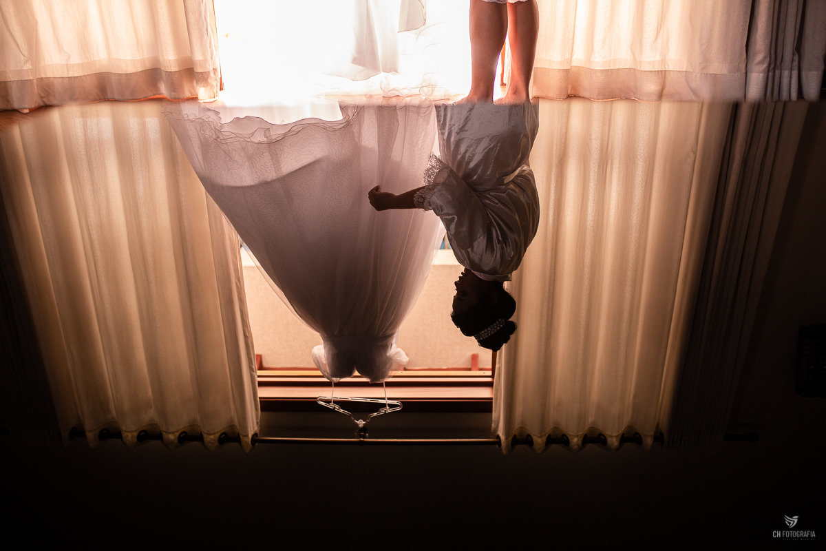 FOTOGRAFIA DE CASAMENTO RANCHO CORAÇÃO CAIPIRA FESTAS E EVENTOS, Fotogafia de making off da noiva, making off da noiva no salo Debora Campos, fotos de cora da noiva, fotos de noiva com vestido