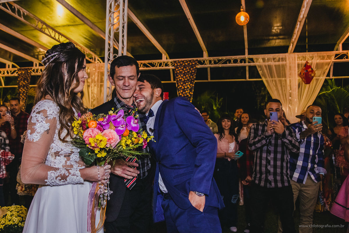 Entrada da noiva, casamento no Chatêau de Lumiére Eventos 