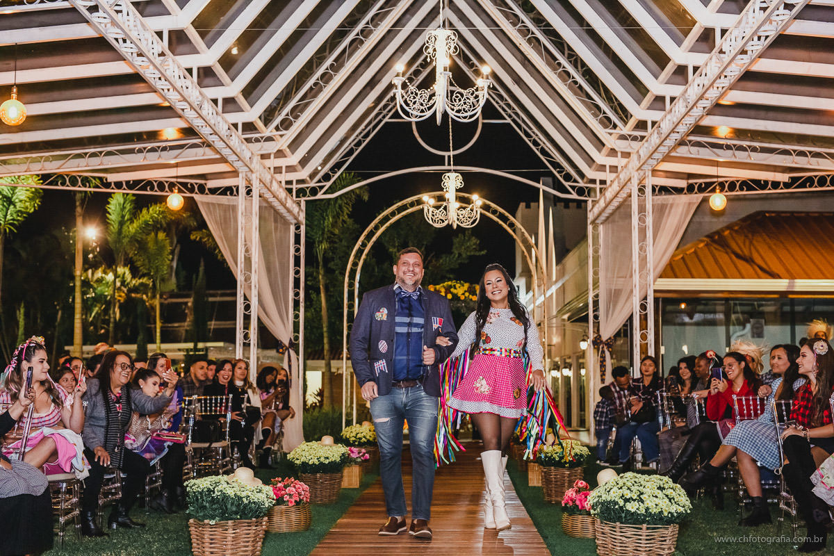 Casamento com decoração de sao joao 