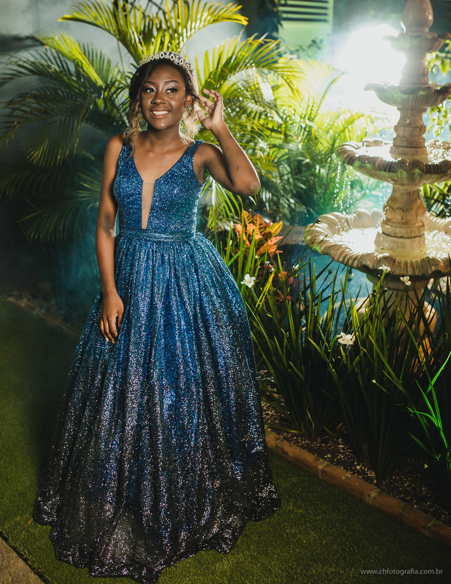 Making off de debutante, studio ch fotografia, maquiagem de 15 anos, sorriso lindo, foto de sorriso de menina, debutante, 15 anos, ensaio de debutante , luste no ensiao, vestido de debutante, foto de vestido de 15 anos