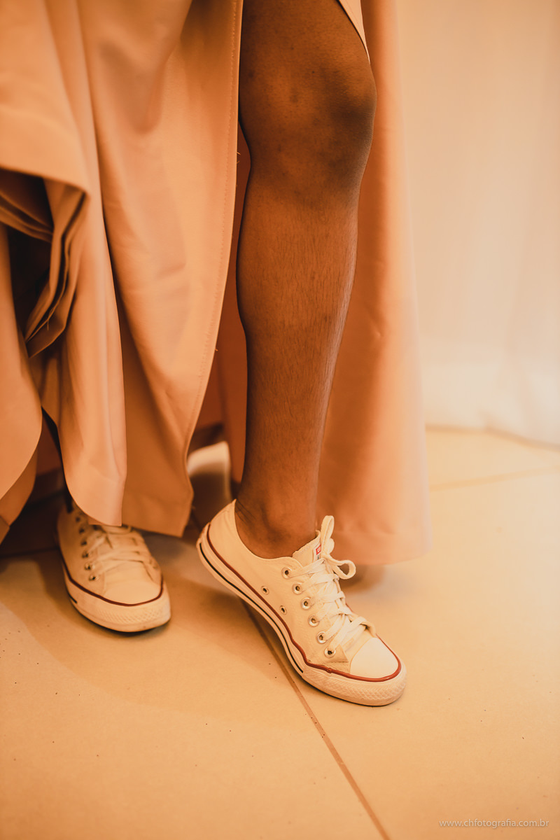 Making off de debutante, studio ch fotografia, maquiagem de 15 anos, sorriso lindo, foto de sorriso de menina, debutante, 15 anos, ensaio de debutante , luste no ensiao, vestido de debutante, foto de vestido de 15 anos
