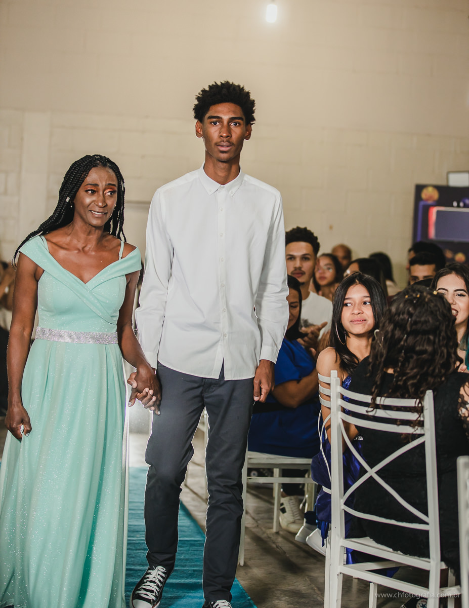 Entrada da mae da debutante, foo da mae da debutante