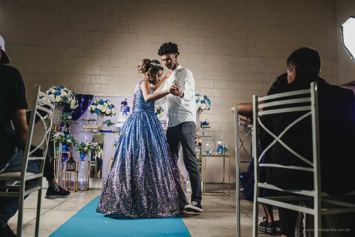 Valsa de debutante, valsa maluca de 15 anos, dança de debutante