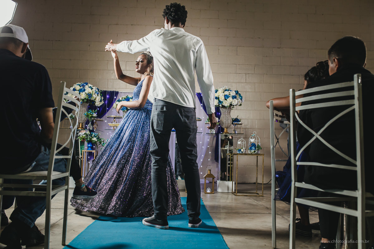 Valsa de debutante, valsa maluca de 15 anos, dança de debutante