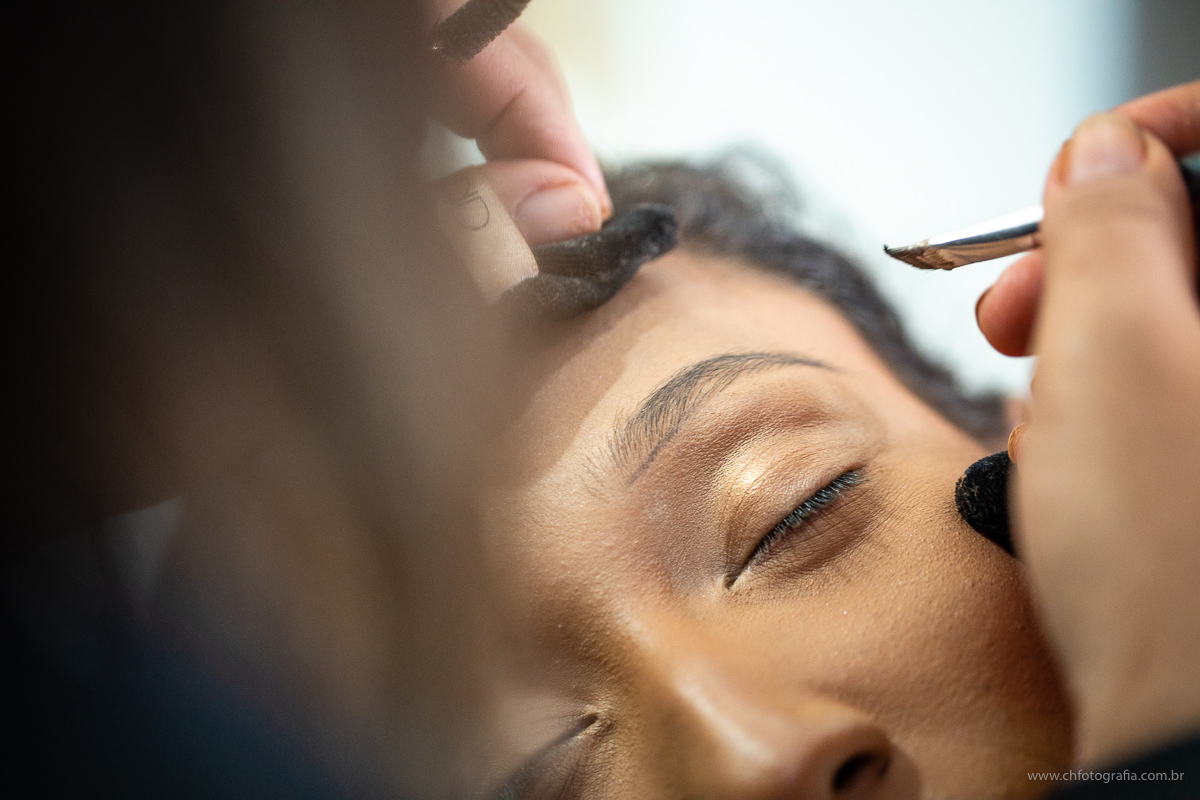 Fotos de making off de noiva no salão Debora Henke 