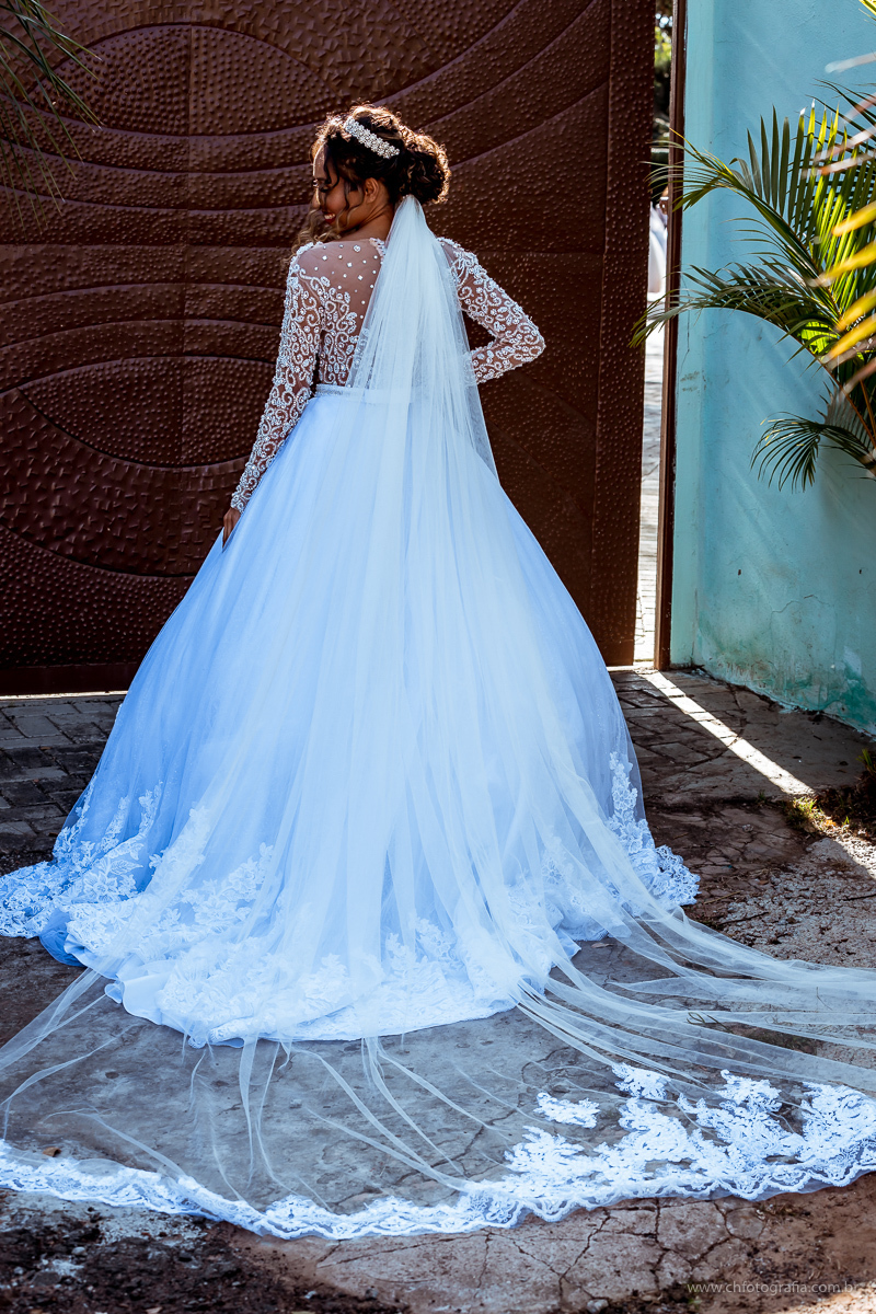 noiva entrando na cerimonia