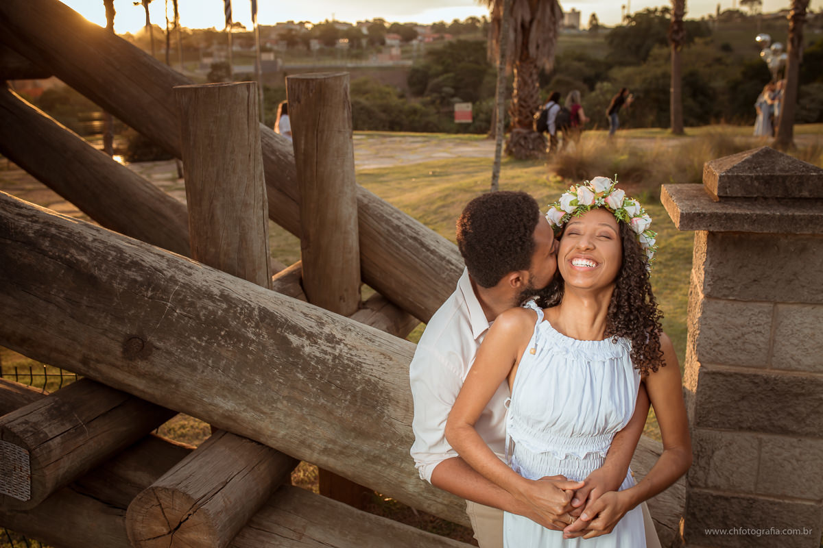 Ensaio pre wedding, fotos de casal, ensaio de casal no swiss parque, swiss park, fotos de noivos, fotografo de ensaio de casal, ch fotografia, fotografo Helio reis, www.chfotografia.com.br, ensaio romantico de casal, por do sol no  Swiss Park