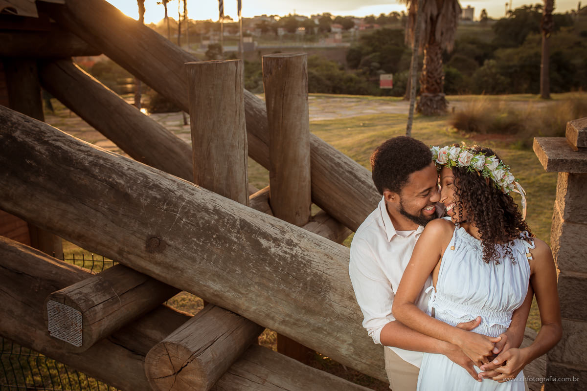 Ensaio pre wedding, fotos de casal, ensaio de casal no swiss parque, swiss park, fotos de noivos, fotografo de ensaio de casal, ch fotografia, fotografo Helio reis, www.chfotografia.com.br, ensaio romantico de casal, por do sol no  Swiss Park