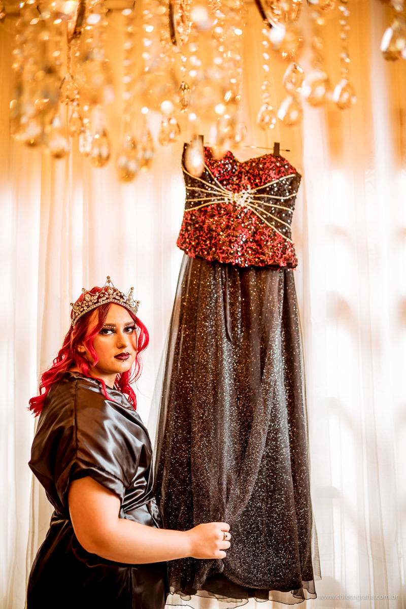 Foto de 15 anos, fotos de debutante, maquiagem gotica de 15 anos, maquiagem, debutante cabelo vermelho, fotografo de 15 anos, ch fotografia, fotografo em Hortolandia, vestido de debutante, vestido de 15 anos
