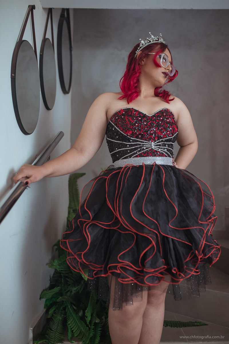 Foto de 15 anos, fotos de debutante, maquiagem gotica de 15 anos, maquiagem, debutante cabelo vermelho, fotografo de 15 anos, ch fotografia, fotografo em Hortolandia, vestido de debutante, vestido de 15 anos