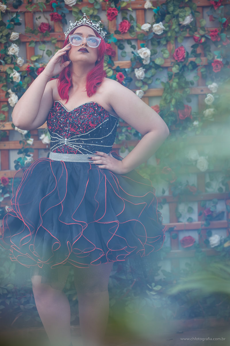 Foto de 15 anos, fotos de debutante, maquiagem gotica de 15 anos, maquiagem, debutante cabelo vermelho, fotografo de 15 anos, ch fotografia, fotografo em Hortolandia, vestido de debutante, vestido de 15 anos
