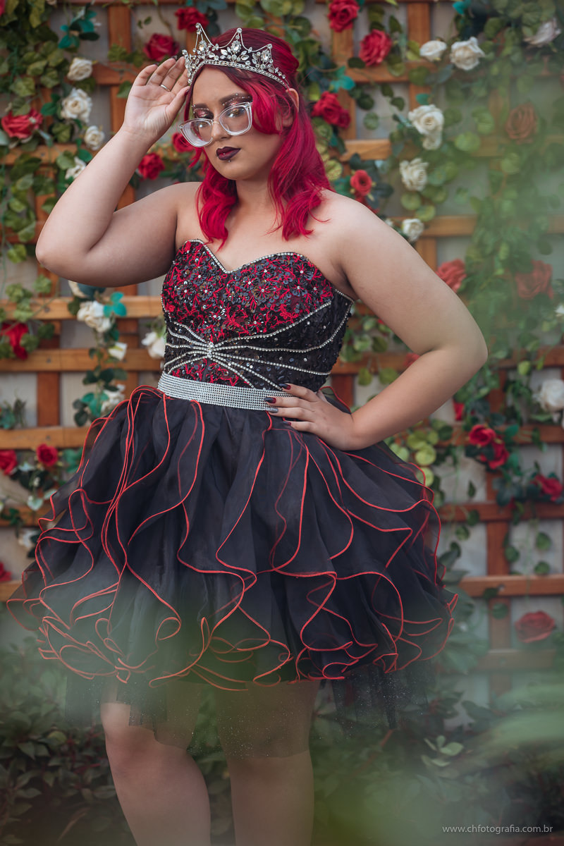 Foto de 15 anos, fotos de debutante, maquiagem gotica de 15 anos, maquiagem, debutante cabelo vermelho, fotografo de 15 anos, ch fotografia, fotografo em Hortolandia, vestido de debutante, vestido de 15 anos