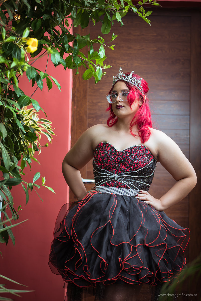 Foto de 15 anos, fotos de debutante, maquiagem gotica de 15 anos, maquiagem, debutante cabelo vermelho, fotografo de 15 anos, ch fotografia, fotografo em Hortolandia, vestido de debutante, vestido de 15 anos