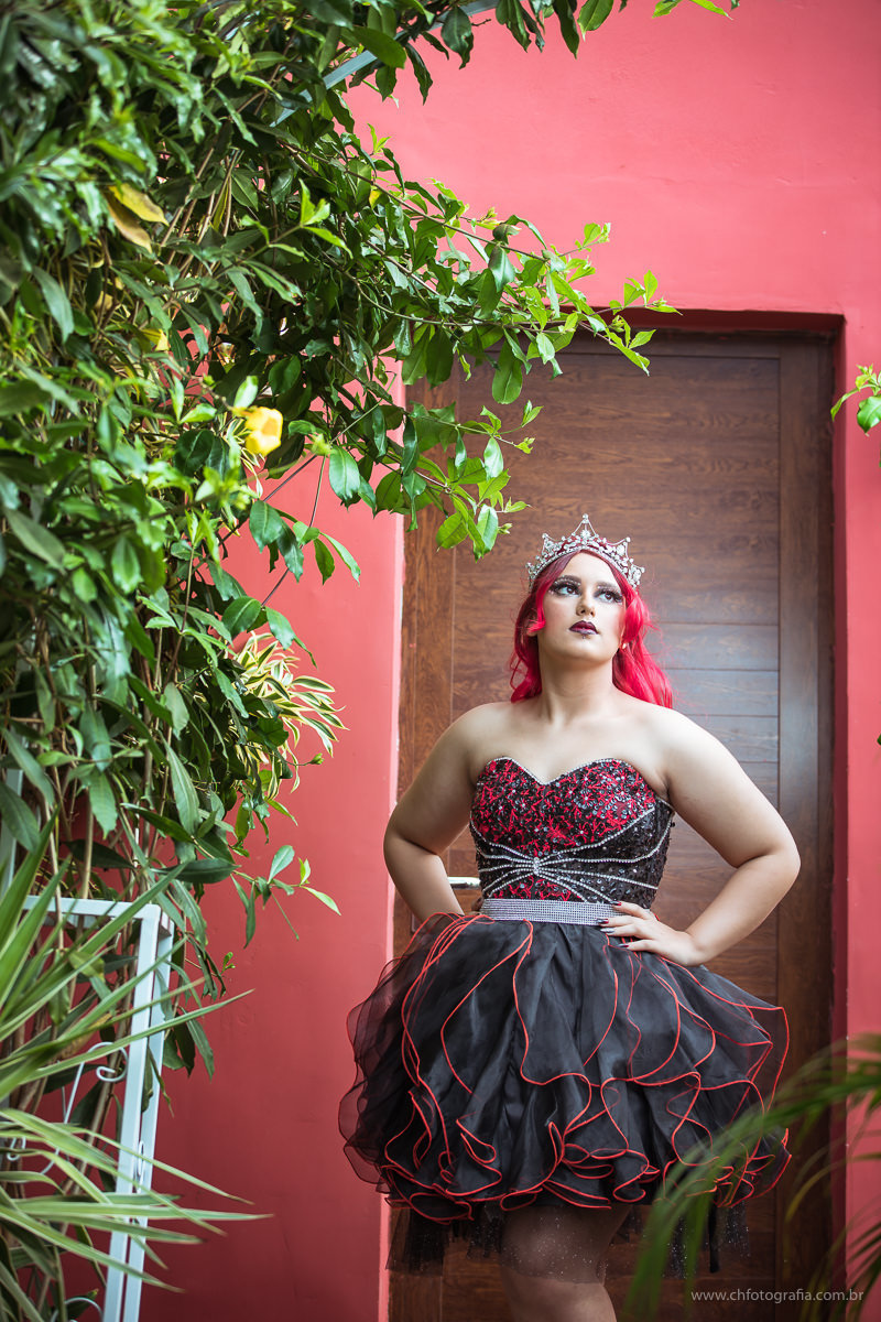 Foto de 15 anos, fotos de debutante, maquiagem gotica de 15 anos, maquiagem, debutante cabelo vermelho, fotografo de 15 anos, ch fotografia, fotografo em Hortolandia, vestido de debutante, vestido de 15 anos