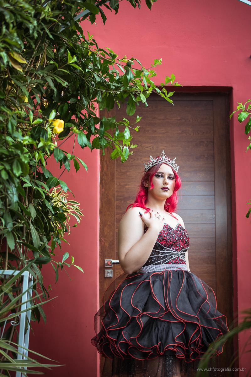 Foto de 15 anos, fotos de debutante, maquiagem gotica de 15 anos, maquiagem, debutante cabelo vermelho, fotografo de 15 anos, ch fotografia, fotografo em Hortolandia, vestido de debutante, vestido de 15 anos
