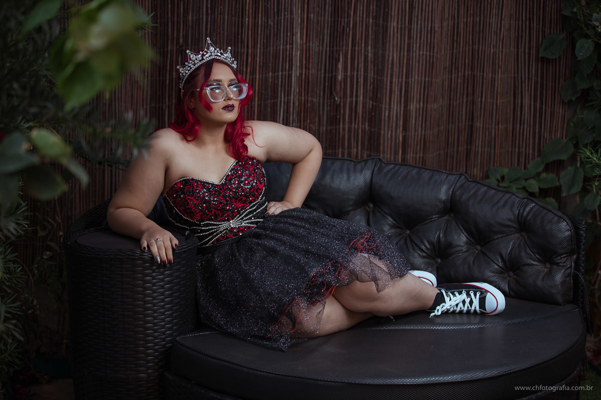 Foto de 15 anos, fotos de debutante, maquiagem gotica de 15 anos, maquiagem, debutante cabelo vermelho, fotografo de 15 anos, ch fotografia, fotografo em Hortolandia, vestido de debutante, vestido de 15 anos