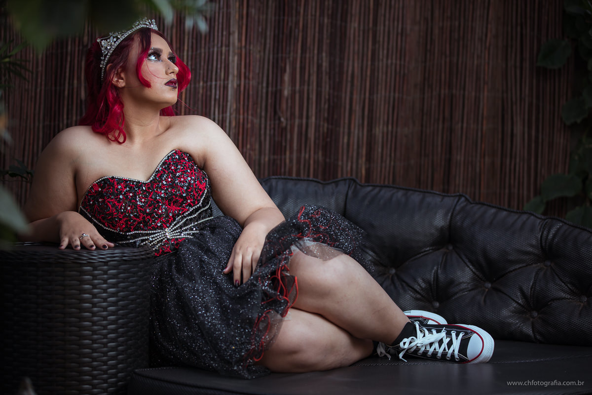 Foto de 15 anos, fotos de debutante, maquiagem gotica de 15 anos, maquiagem, debutante cabelo vermelho, fotografo de 15 anos, ch fotografia, fotografo em Hortolandia, vestido de debutante, vestido de 15 anos