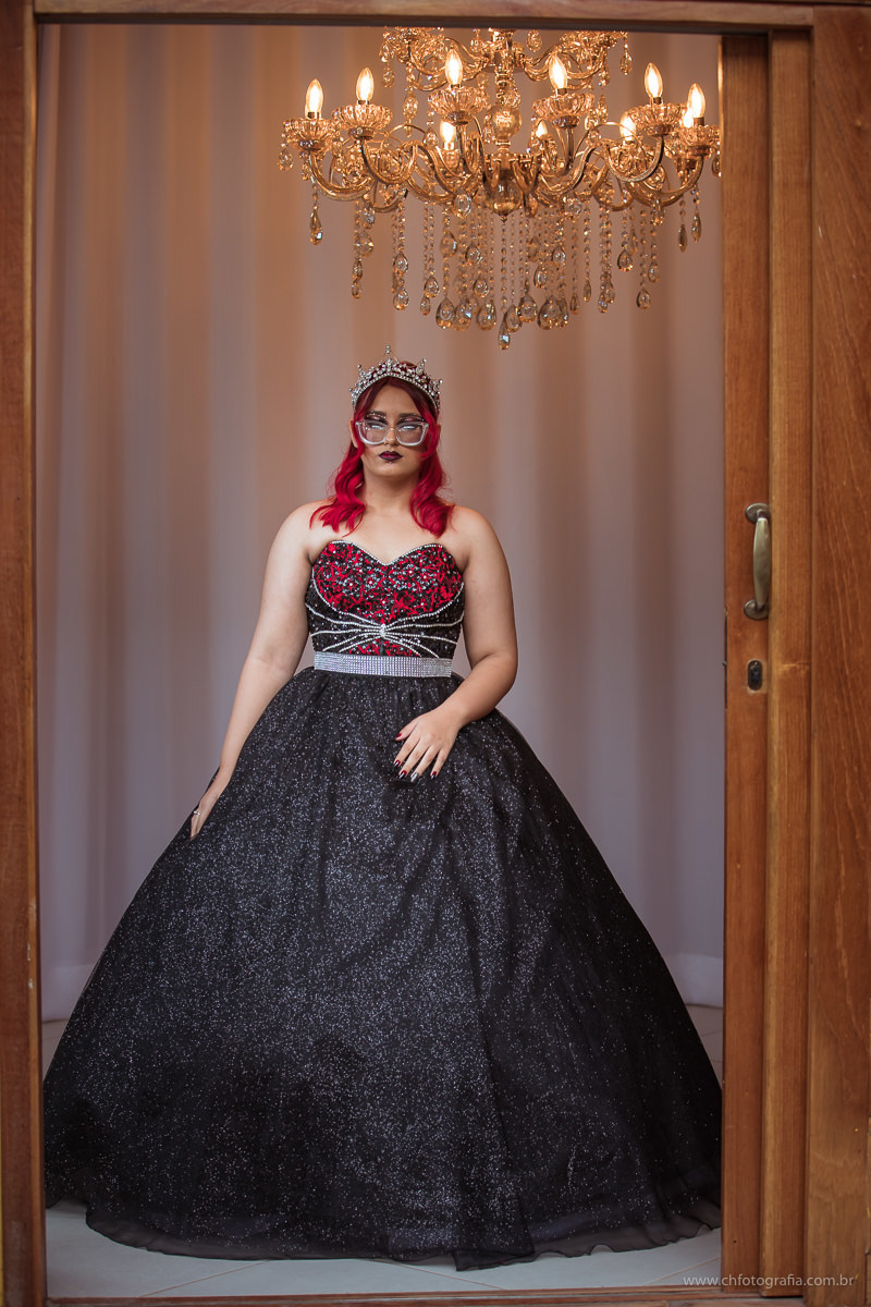 Foto de 15 anos, fotos de debutante, maquiagem gotica de 15 anos, maquiagem, debutante cabelo vermelho, fotografo de 15 anos, ch fotografia, fotografo em Hortolandia, vestido de debutante, vestido de 15 anos