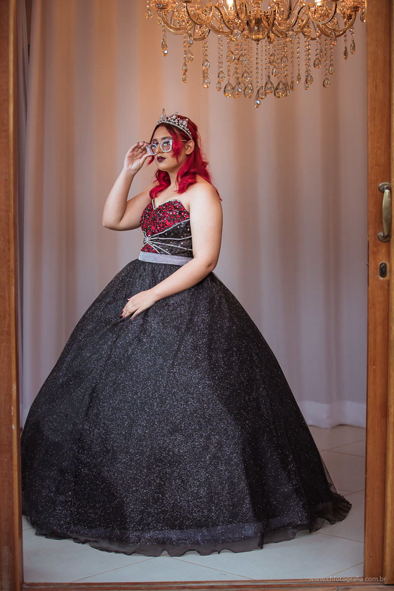 Foto de 15 anos, fotos de debutante, maquiagem gotica de 15 anos, maquiagem, debutante cabelo vermelho, fotografo de 15 anos, ch fotografia, fotografo em Hortolandia, vestido de debutante, vestido de 15 anos