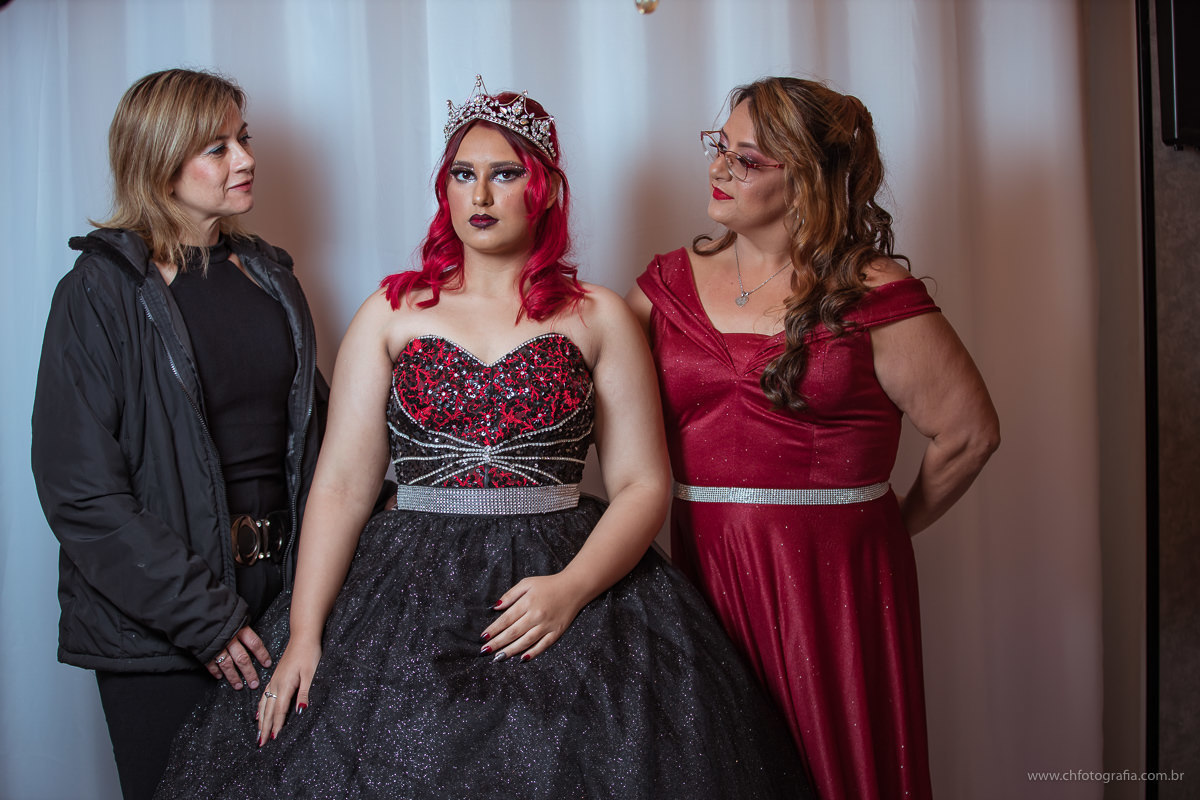 Foto de 15 anos, fotos de debutante, maquiagem gotica de 15 anos, maquiagem, debutante cabelo vermelho, fotografo de 15 anos, ch fotografia, fotografo em Hortolandia, vestido de debutante, vestido de 15 anos