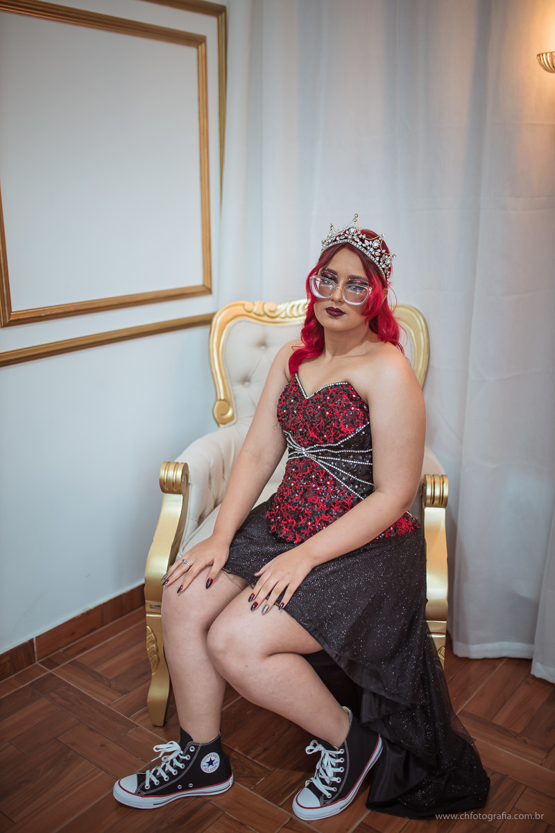 Foto de 15 anos, fotos de debutante, maquiagem gotica de 15 anos, maquiagem, debutante cabelo vermelho, fotografo de 15 anos, ch fotografia, fotografo em Hortolandia, vestido de debutante, vestido de 15 anos