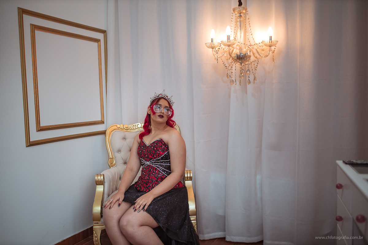 Foto de 15 anos, fotos de debutante, maquiagem gotica de 15 anos, maquiagem, debutante cabelo vermelho, fotografo de 15 anos, ch fotografia, fotografo em Hortolandia, vestido de debutante, vestido de 15 anos