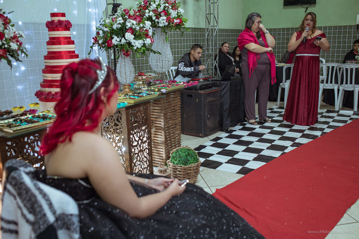 Foto de 15 anos, fotos de debutante, maquiagem gotica de 15 anos, maquiagem, debutante cabelo vermelho, fotografo de 15 anos, ch fotografia, fotografo em Hortolandia, vestido de debutante, vestido de 15 anos