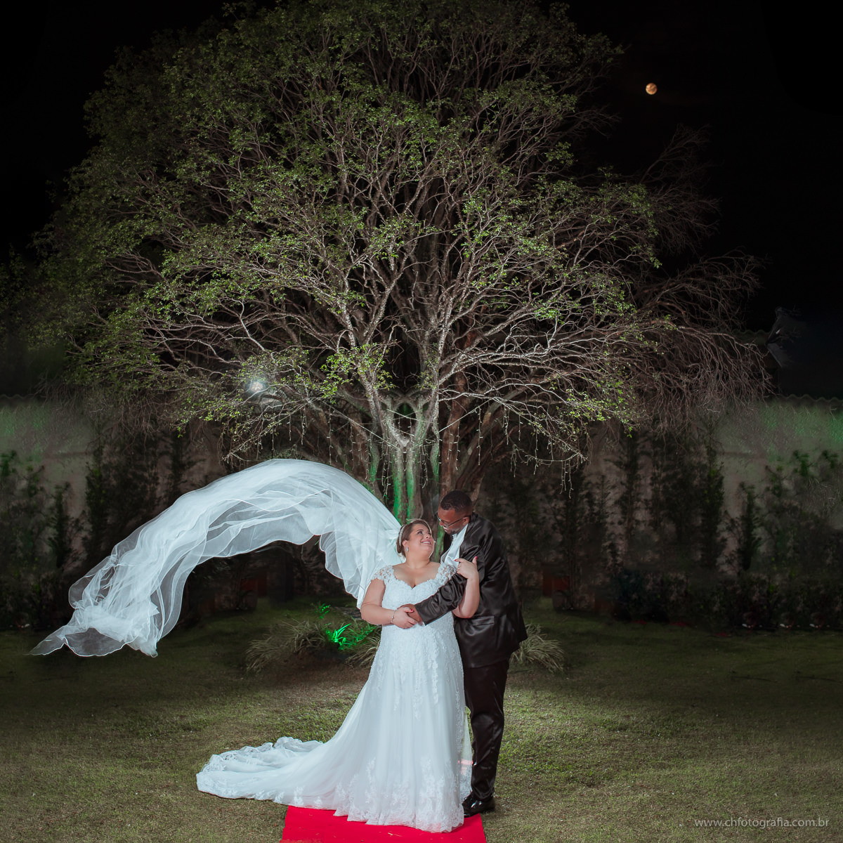 Ensaio thash the dress, no 101 hall em Hortolandia, fotos de ensaio de casal pos casamento, fotografo de casamento, ch fotografia