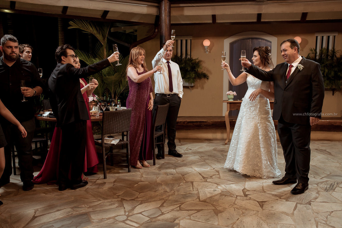 Momento do drink dos noivos, Entrada dos noivos no Restaurante Vila Paraíso -  Joaquim Egídio