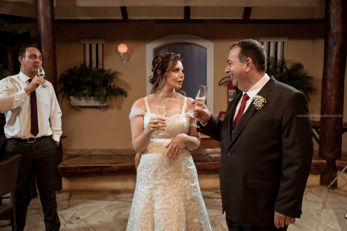 Momento do drink dos noivos, Entrada dos noivos no Restaurante Vila Paraíso -  Joaquim Egídio