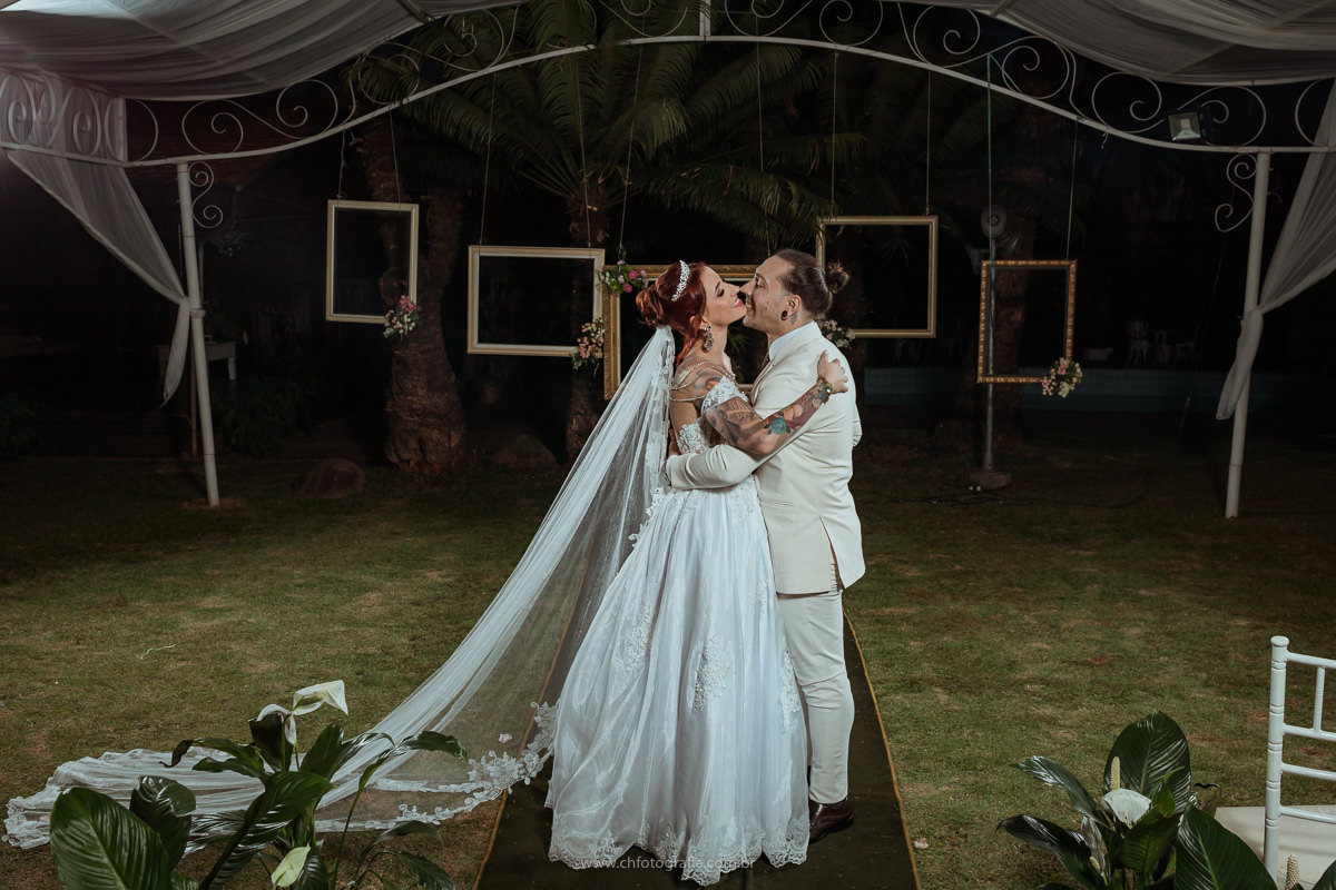 Ensaio trash the dress, foto de pos casamento, foto de ensaio de casal depois do casamento, ensaio trash the dress no Hipinose, foto de casal 