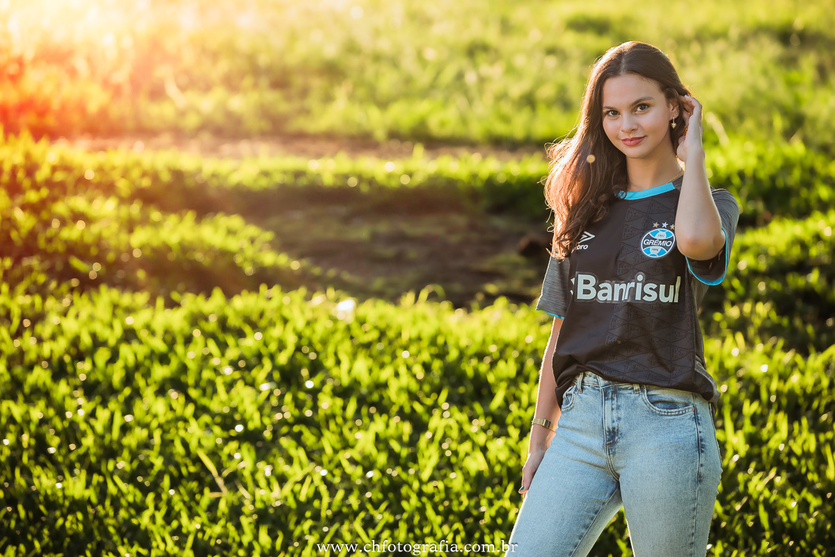 ensaio de 15 anos, fotos de debutante ao por do sol na Colônia Helvetia - Indaiatuba- SP