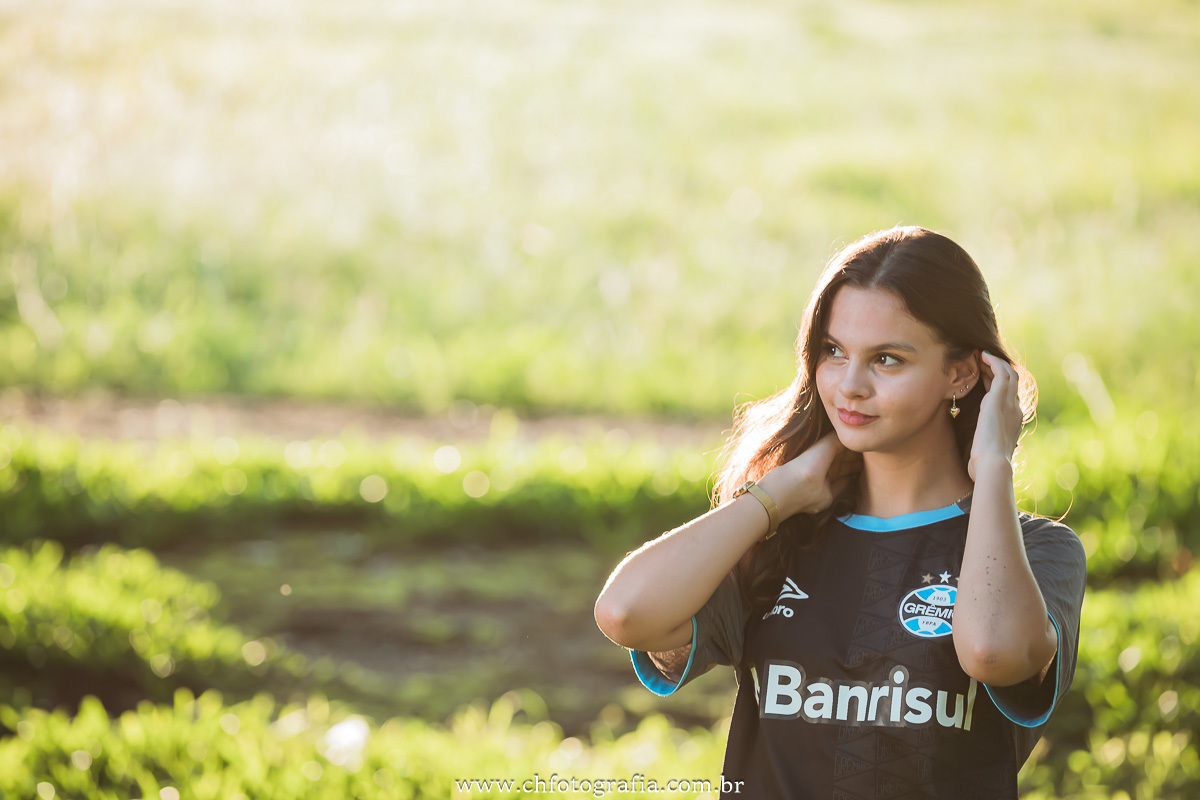 ensaio de 15 anos, fotos de debutante ao por do sol na Colônia Helvetia - Indaiatuba- SP