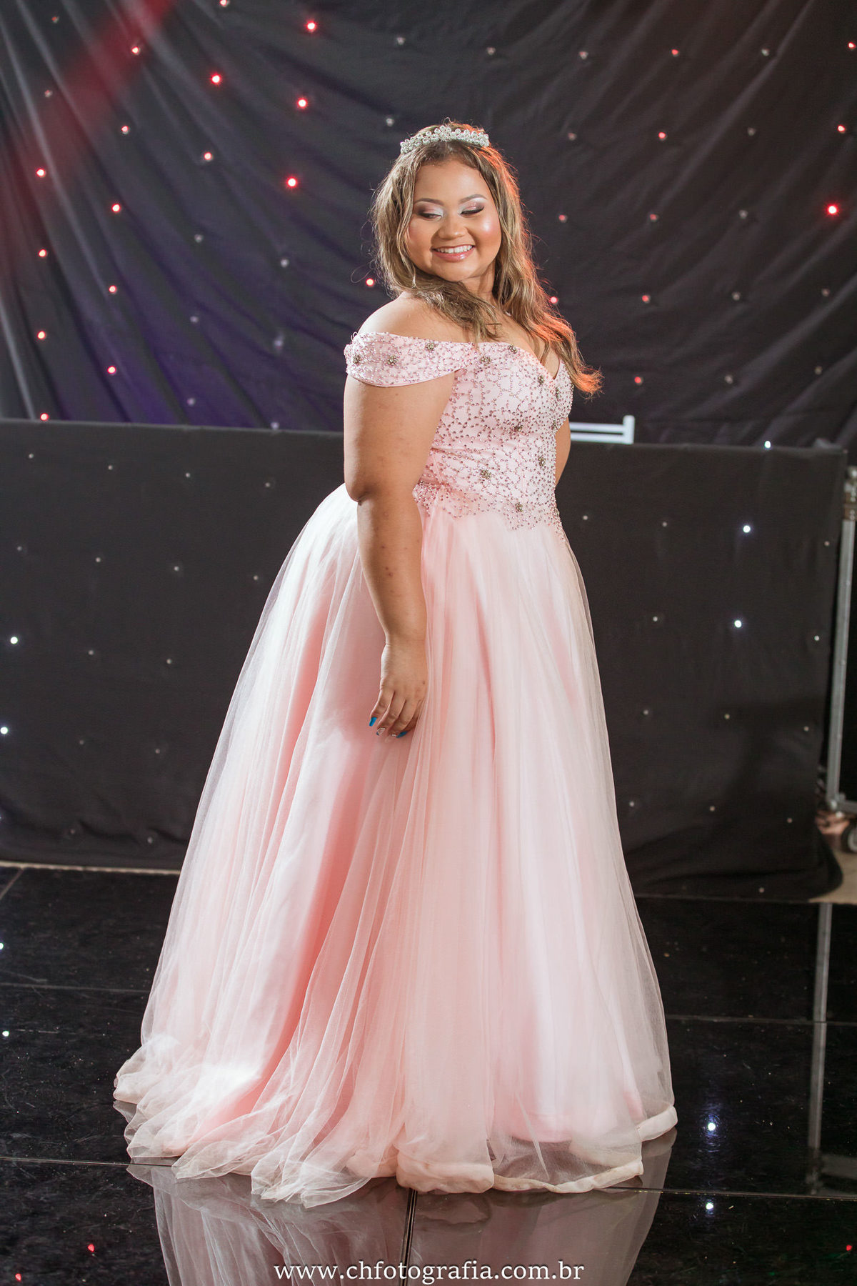 Debutante, festa de 15 anos, festa de debutante, fotos de 15 anos, local para festa em Monte Mor, Recanto Shammah, vestido de 15 anos, vestido de debutante