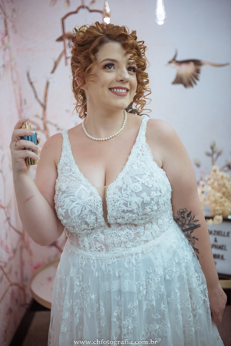 noiva usando perfuma