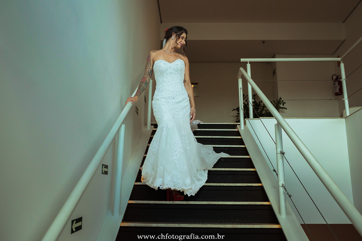 Noiva descendo as escada, making off da noiva, ch fotografia 