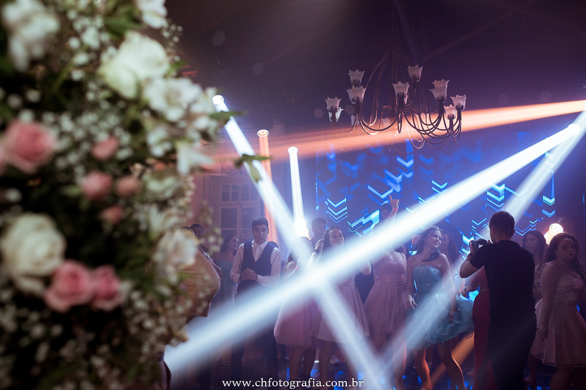 Dança da debutante com as amigas
