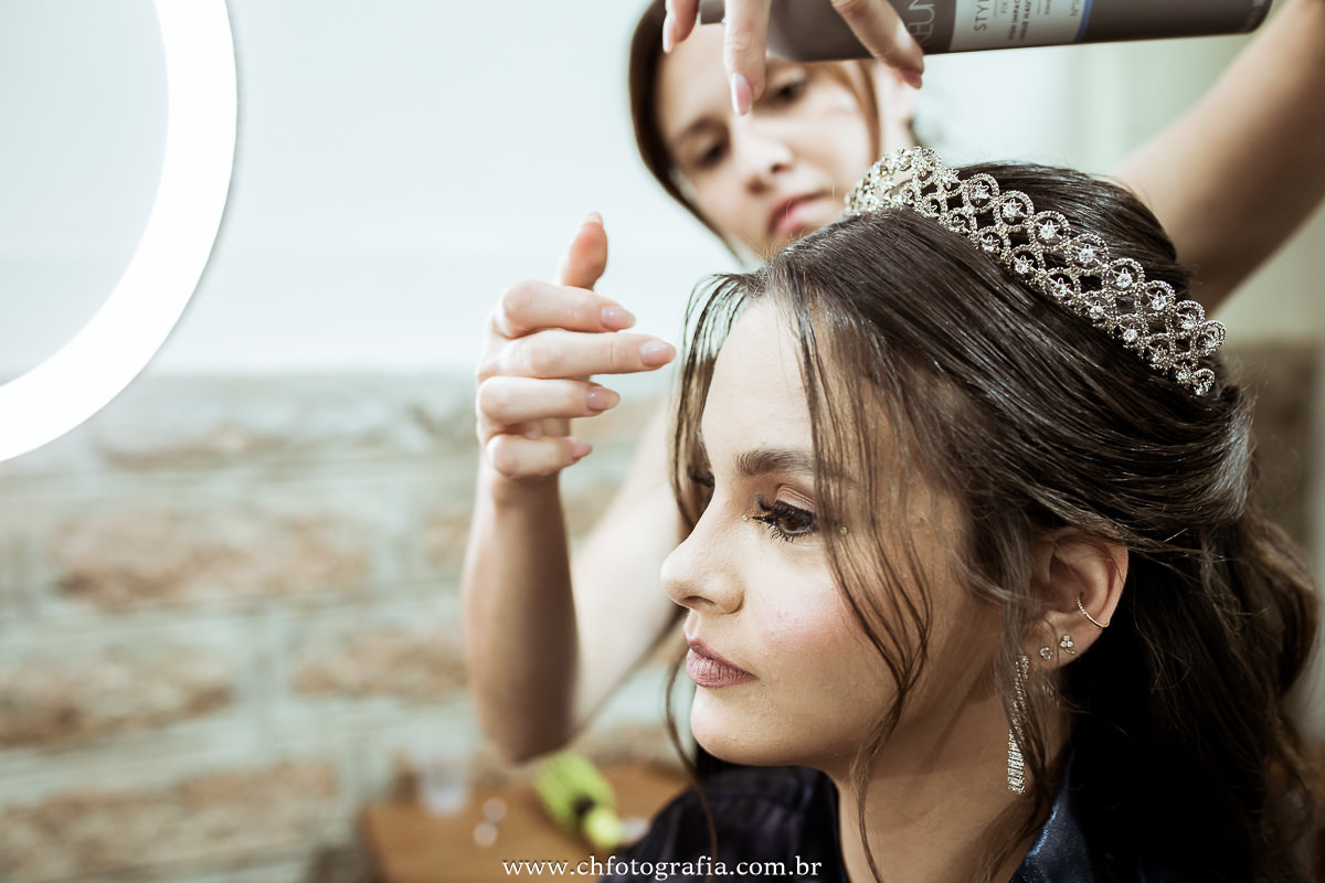 Penteado de cabelo de 15 anos, penteado de cabelo de debutante, making off de 15 anos, Villa Lorenz,  Viviane Cardoso