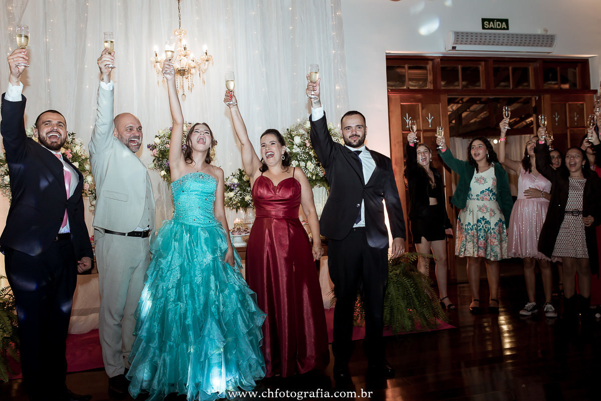 Momento do brinde de 15 anos